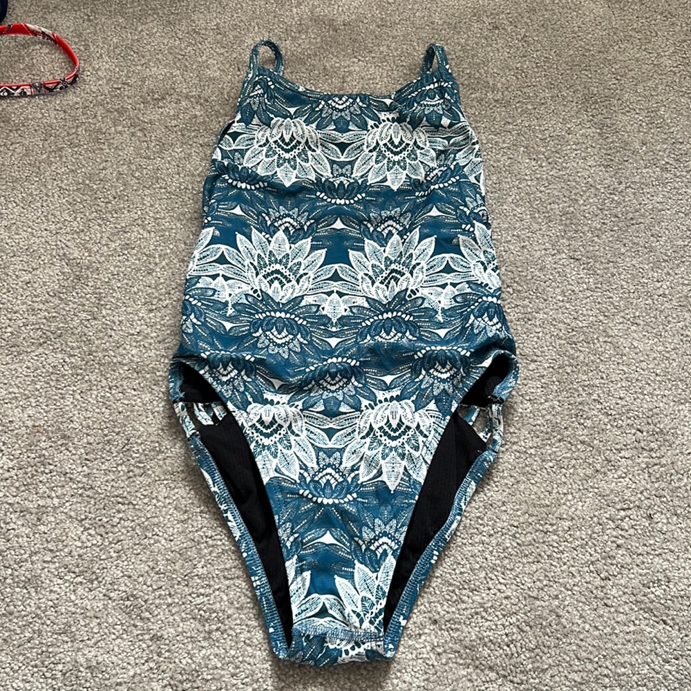jolyn swimsuit! size 28 - in great condition!